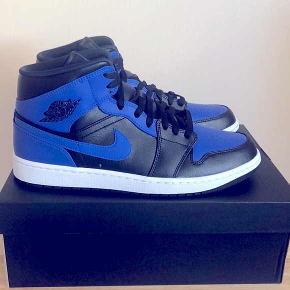 Nike Other - NIKE AIR JORDAN 1 MID SNEAKERS